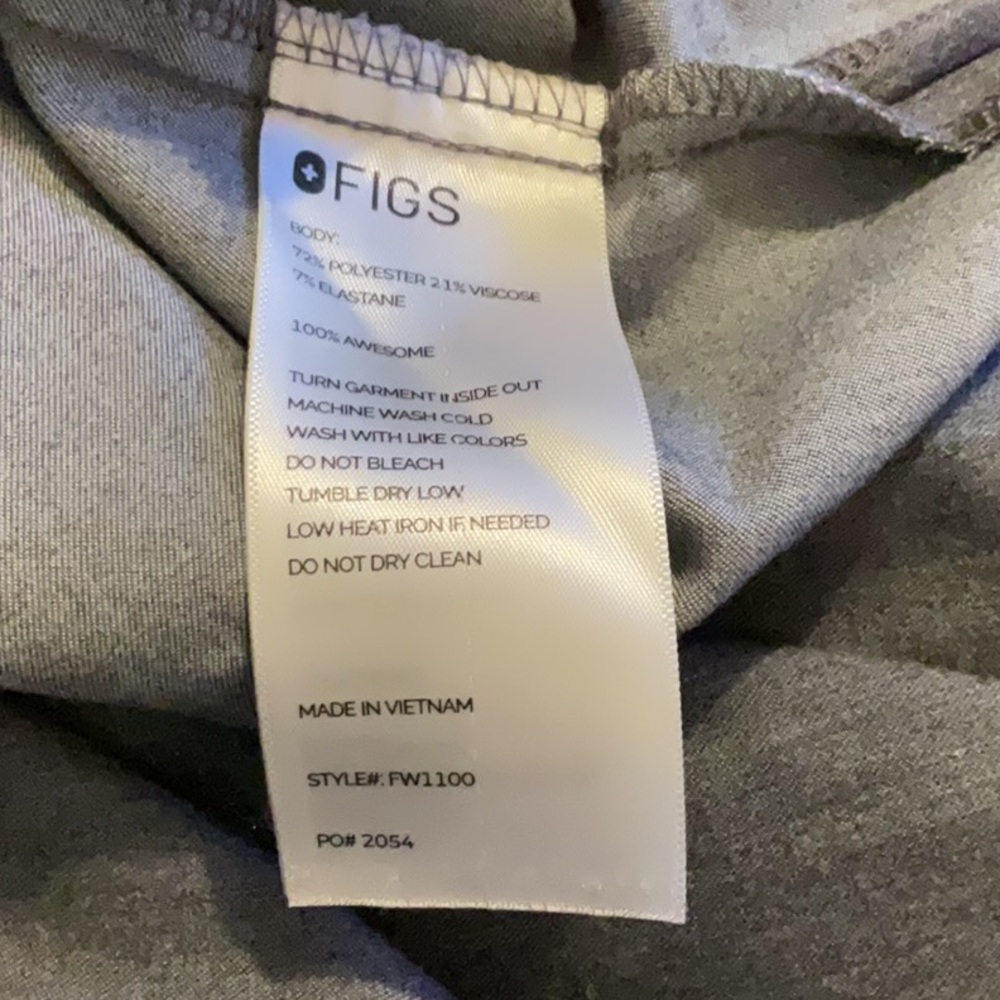 FIGS Gray Scrub Set size XS Pants Casma Top - Picture 7 of 8